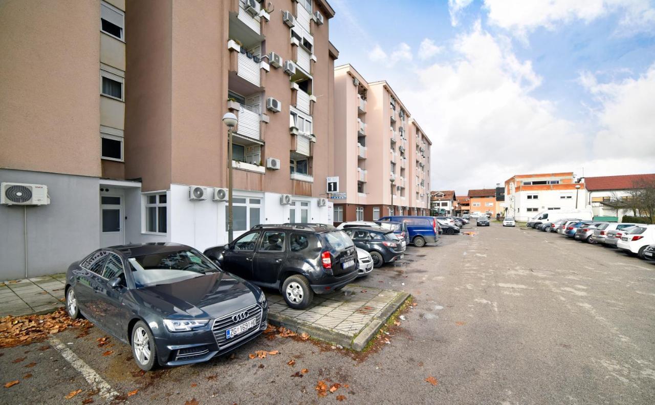 Apartments Dubec Сесвете Экстерьер фото